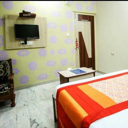 Hotel Honey Bunny Ahmedabad Exterior photo