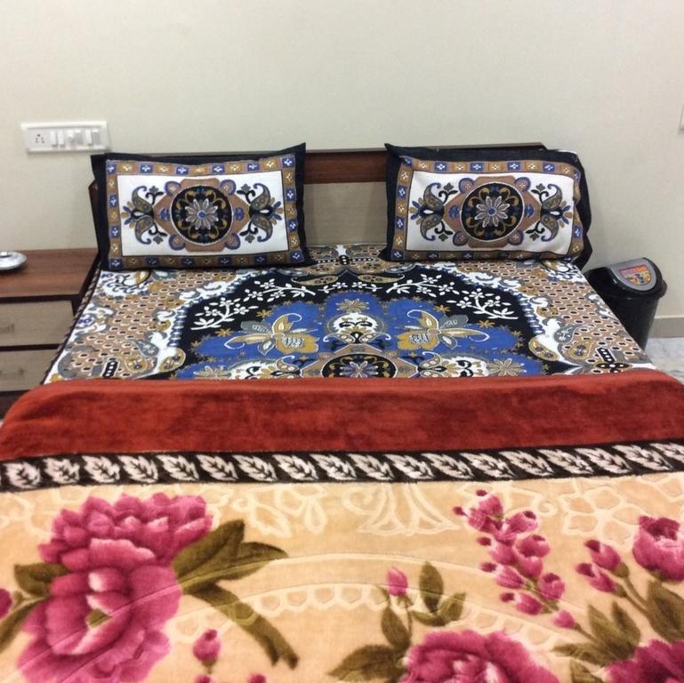 Hotel Honey Bunny Ahmedabad Room photo