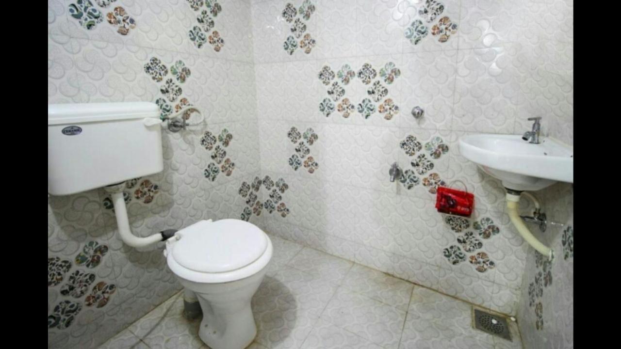 Hotel Honey Bunny Ahmedabad Exterior photo